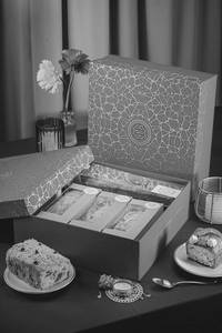 Festive Flavours Cake Collection Box
