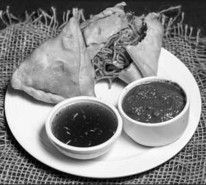 Chowmein Samosa (2 Pcs)   