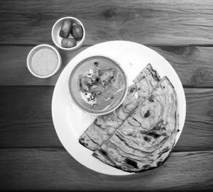Kadhai panner with 2 lachha parantha