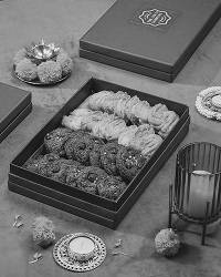 Sea Salt & Sablé Collection Cookie Box