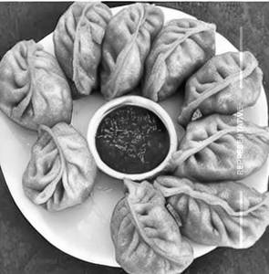 Fried paneer momos