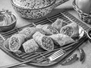 Veg Spring Roll (8 Pcs)