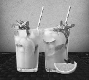 Orange mint mojito