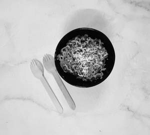 Cheese garlic maggi