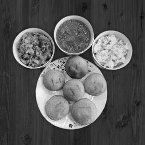 Litti Chokha Ghee With Brinjal Bharta & Mashed Potato Mix + Ghee