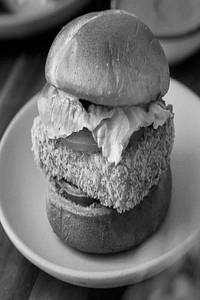 Paneer Crispy Burger