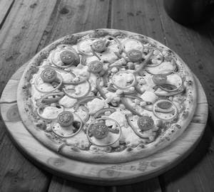 Veg cheese pizza