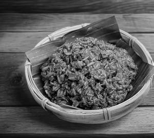 Purple sticky rice with cream