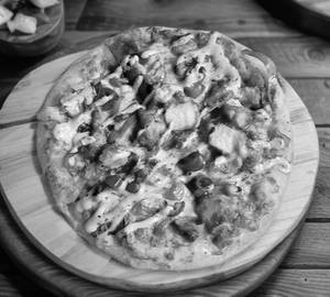 Tandoori paneer pizza