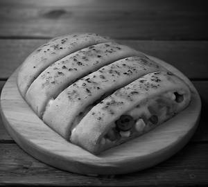 Stuffed garlic bread