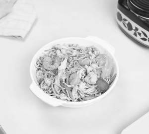 Special Mixed Hakka Noodles [750 Ml]