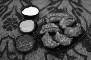 Cocktail gravy peri peri momos
