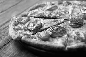 Tomato Basil Pizza