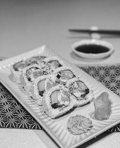 Scallop & Tobiko Roll