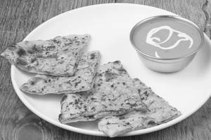 Cheese Naan With Gravy