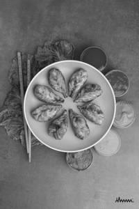 Chicken Pan Fried Momos [5 Pieces]