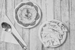 Hummus With Pita Bread