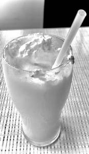 Plane Ice Cream Lassi With Ice Cream