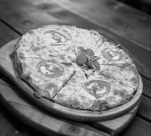 Tandoori Paneer Pizza