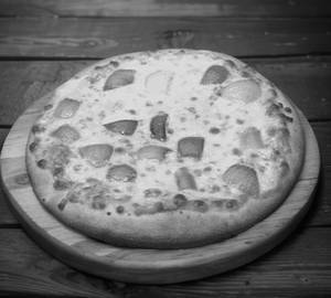 Onion classic pizza