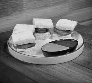 Vegetable Chutney Sandwich with Paneer