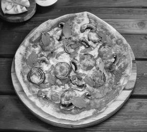 Mushroom Onion Capsicum Pizza