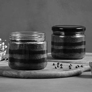 Mud chocolate jar cake