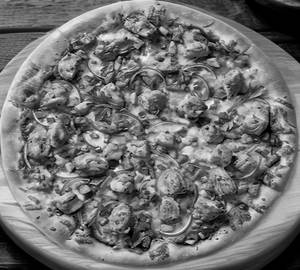 Paneer tikka pizza