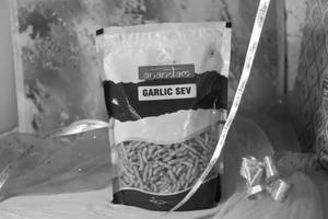 Garlic Sev [400 gms]
