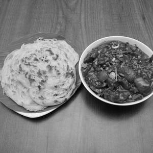 Chilli Chicken + 3 Kerala Parotta
