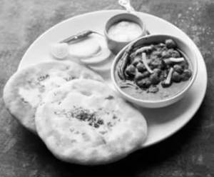 Onion Kulcha with Gravy  