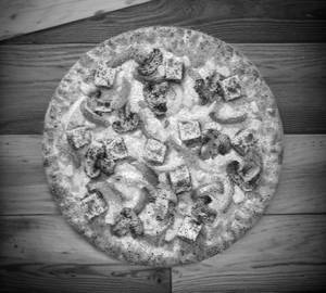 Deluxe Veggie Pizza