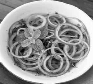 Onion salad