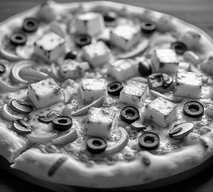 Paneer 65 pizza