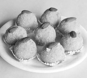 Moong Badam Laddu