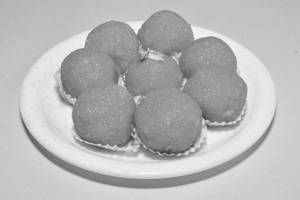 Kanpuri Laddu