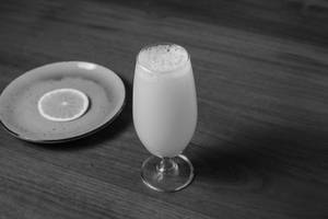 FRESHLY SQUEEZED FRUIT JUICE