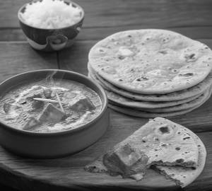 Paneer Masala 1/2 + 4 Roti