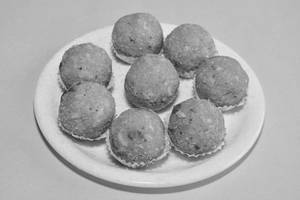 Aata Gondh-Dryfruit Mix Laddu
