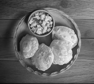 ( 4 pieces) Mom's special luchi and aloo tadkari