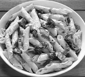 White sos pasta