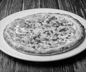 Simple veg pizza [medium]