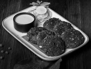 Palak Aur Hare Muttar Ki Tikki