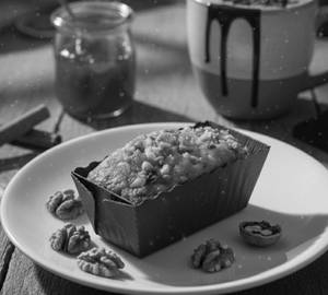 Dates Walnut Cake