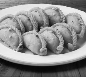 Dry Fruit Gujiya