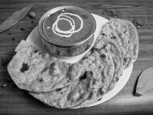 Dal Makhni & 2 Butter Roti