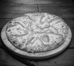 Creamy special pizza