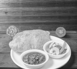 Chhola bhatura