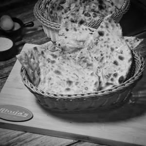 Stuffed Naan (1 Pc)