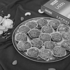 Gond Giri Laddu